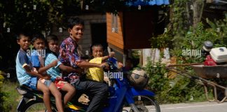 Location de scooter en Thaïlande : tout ce qu’il faut savoir avant de rouler découvrez la liberté de parcourir la beauté de la thaïlande à scooter. explorez des paysages époustouflants, des plages paradisiaques et des villes vibrantes tout en profitant d'une expérience authentique et inoubliable.