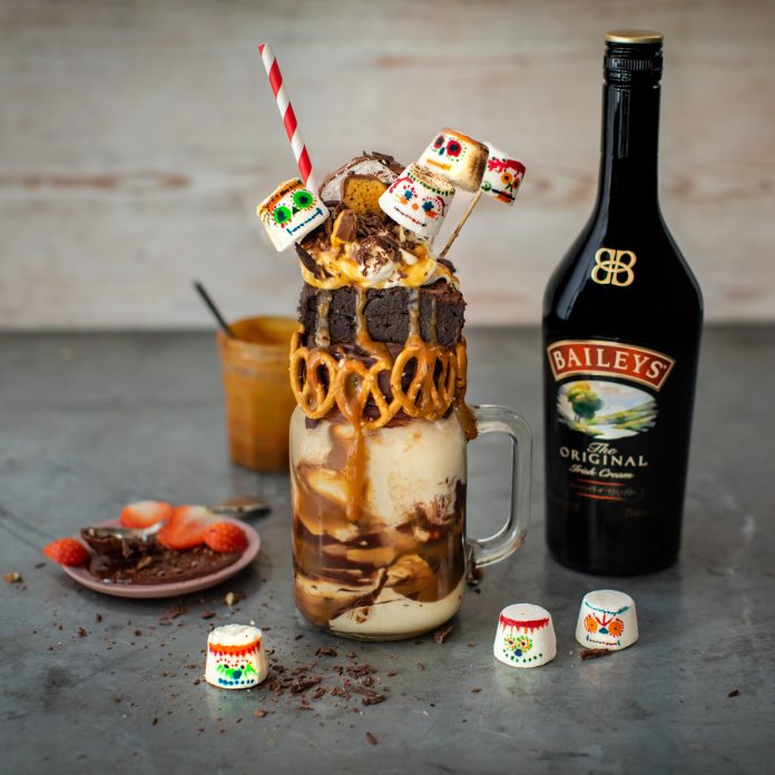 baileys et whisky : accords cocktails découvrez des accords savoureux entre baileys et whisky pour des cocktails irrésistibles. explorez des recettes créatives qui marient la douceur crémeuse du baileys avec la richesse du whisky, parfaits pour vos soirées et célébrations.