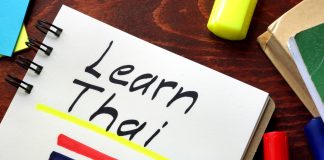 découvrez les bases de la langue thaï et plongez dans la richesse culturelle de la thaïlande. apprenez les phrases essentielles, la prononciation et les conseils pratiques pour débuter votre apprentissage du thaï facilement et efficacement.