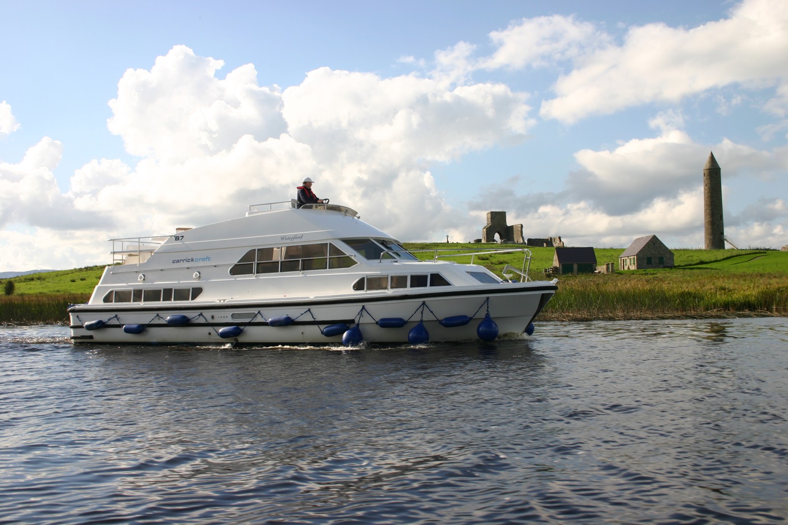 découvrez des croisières émeraude inoubliables à travers des paysages enchanteurs. profitez de moments de détente et d'aventure sur les eaux cristallines, tout en explorant des destinations de rêve. embarquez pour une expérience unique où nature et luxe se rencontrent.