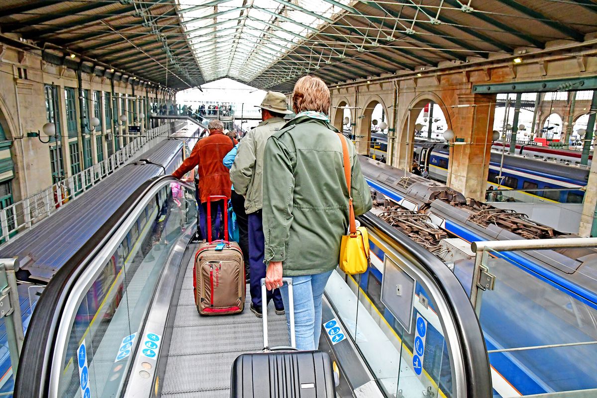 découvrez les dangers cachés des billets sncf : erreurs fréquentes, arnaques et astuces pour voyager en toute sécurité. ne laissez pas un piège ruiner votre expérience de voyage !