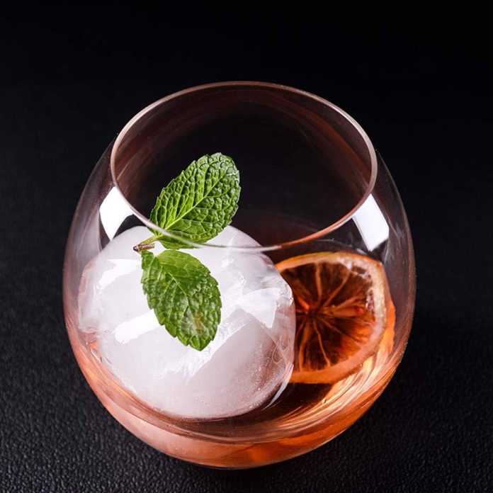 cocktail whisky œuf découvrez notre recette de cocktail whisky œuf, une alliance audacieuse de saveurs riches et crémeuses. ce mélange surprenant saura séduire les amateurs de whisky et les amateurs de cocktails uniques. parfait pour vos soirées entre amis ou pour épater vos invités !