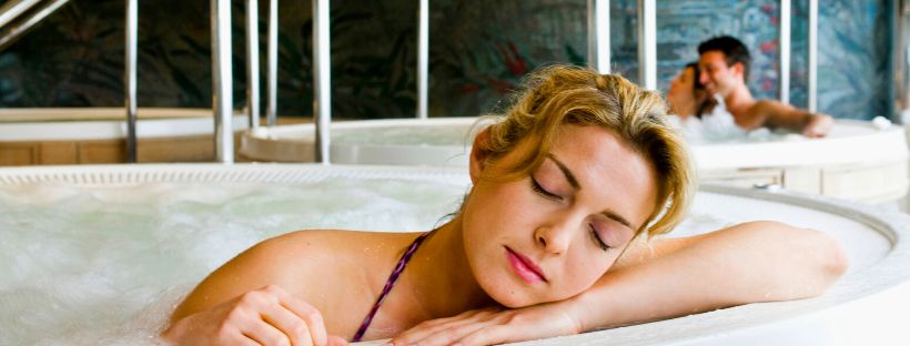 découvrez l'expérience unique d'une croisière balnéo alliant détente et bien-être. profitez de soins spa, de soins relaxants et de paysages paradisiaques tout en voguant sur les eaux cristallines. embarquez pour un voyage inoubliable où chaque jour est une invitation à la relaxation.