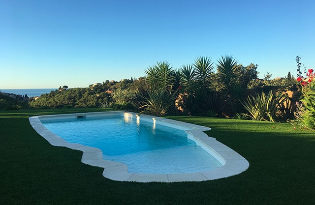 découvrez la réglementation sur la distance à respecter entre votre piscine et les limites de propriété. informez-vous sur les lois en vigueur pour garantir la sécurité et le respect de votre voisinage.
