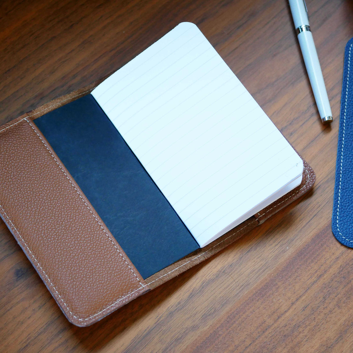 explorez le concept du carnet intérieur, un espace dédié à la réflexion personnelle et à la créativité. découvrez comment ce carnet peut vous aider à mettre de l'ordre dans vos pensées, à consigner vos émotions et à développer votre imagination au quotidien.