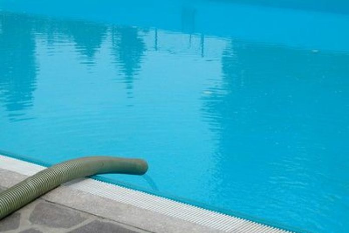 fuite tuyau piscine découvrez comment identifier et réparer une fuite de tuyau de piscine pour préserver l'eau et assurer un confort optimal. nos conseils pratiques vous guideront dans cette tâche essentielle.
