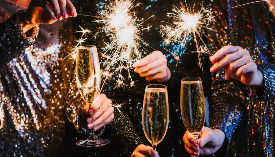 vivez une soirée inoubliable où l'ambiance, la musique et les bonnes surprises se mêlent pour créer des souvenirs mémorables. rejoignez-nous pour une expérience unique qui comblera vos attentes et vous laissera des étoiles dans les yeux.