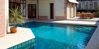 Temps séchage carrelage piscine : Ne vous précipitez pas ! Voici le temps d’attente idéal ! découvrez tout ce qu'il faut savoir sur le temps de séchage du carrelage pour piscine. obtenez des conseils pratiques pour garantir une installation réussie et durable, ainsi que des informations sur les facteurs influençant le séchage. assurez-vous que votre piscine est prête à accueillir des moments de détente en toute sécurité.