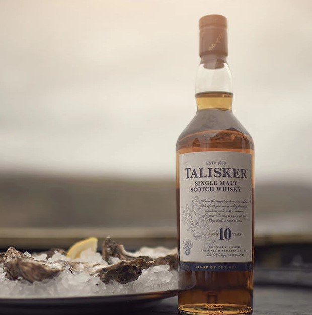 whisky et huîtres découvrez l'harmonie parfaite entre le whisky rare et les huîtres fraîches. une expérience gastronomique unique qui éveillera vos papilles et vous transportera dans un univers de saveurs marines et maltées. parfait pour les amateurs de bonnes alliances culinaires.