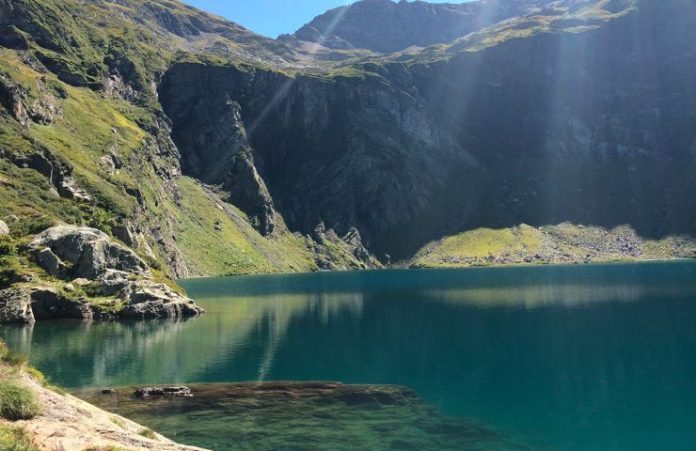 boucle alpine du lac du montagnon découvrez la boucle alpine du lac du montagnon, un itinéraire exceptionnel au cœur des paysages montagneux. profitez de panoramas à couper le souffle, d'une nature préservée et d'une expérience inoubliable en pleine terre alpine. parfait pour les randonneurs et les amoureux de la nature.