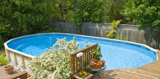Habillage piscine : Les meilleures idées pour sublimer votre bassin et ses abords ! découvrez nos solutions d'habillage de piscine, alliant esthétique et fonctionnalité. transformez votre espace extérieur avec des options sur mesure pour protéger et embellir votre piscine. idéal pour profiter de votre jardin tout en préservant la qualité de l'eau.