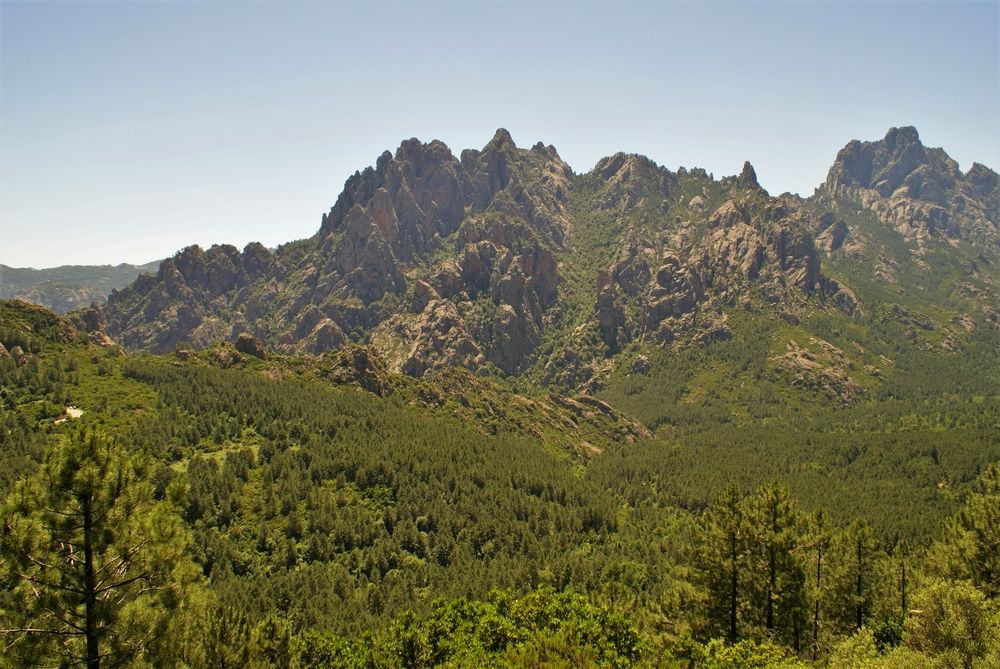 découvrez la randonnée vers la cascade de purcaraccia, un joyau naturel de la corse. profitez de paysages à couper le souffle, d'eaux cristallines et d'une aventure inoubliable au cœur de la nature sauvage.