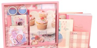 découvrez l'univers créatif du scrapbooking pour adolescents ! explorez des astuces, des idées de projets et des techniques inspirantes pour personnaliser vos albums et immortaliser vos souvenirs. laissez libre cours à votre imagination à travers des matériaux variés et des styles uniques !