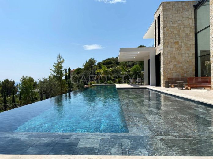 temps carrelage piscine découvrez comment le temps influence le choix et l'entretien de votre carrelage de piscine. nos conseils pour sélectionner le matériau idéal et optimiser la durabilité de votre aménagement extérieur.