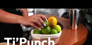 Cocktail ti punch : L’authenticité antillaise dans un verre ultra-simple à préparer découvrez notre recette authentique de ti punch, un cocktail emblématique des antilles. apprenez à préparer cette boisson rafraîchissante à base de rhum, de citron vert et de sucre de canne, idéale pour éveiller vos papilles et ajouter une touche tropicale à vos soirées.