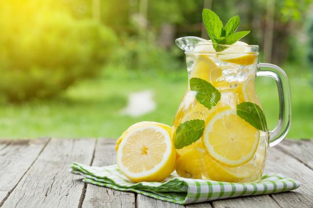 découvrez notre recette de cocktail infaillible, une boisson exquise qui allie des saveurs envoûtantes pour égayer vos soirées. facile à préparer, ce cocktail s'adapte à toutes les occasions, que ce soit une fête entre amis ou un moment de détente. à vos shakers pour impressionner vos invités !