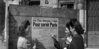 Une section de développement post-guerre et un album de souvenirs découvrez comment les sociétés se reconstruisent après un conflit, en explorant les enjeux économiques, sociaux et politiques du développement post-guerre et les stratégies pour bâtir un avenir durable.