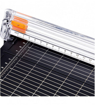 découvrez notre massicot de 30 cm, idéal pour découper vos documents avec précision. parfait pour les bureaux, les écoles et les projets créatifs, cet outil garantit une finition nette et professionnelle. optez pour la qualité et la performance avec notre massicot compact.