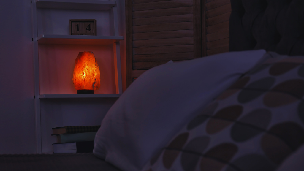 découvrez la signification de la lampe de sel, un objet décoratif prisé pour ses bienfaits sur la santé et l'ambiance de votre intérieur. apprenez comment elle purifie l'air, réduit les allergies et crée une atmosphère apaisante.