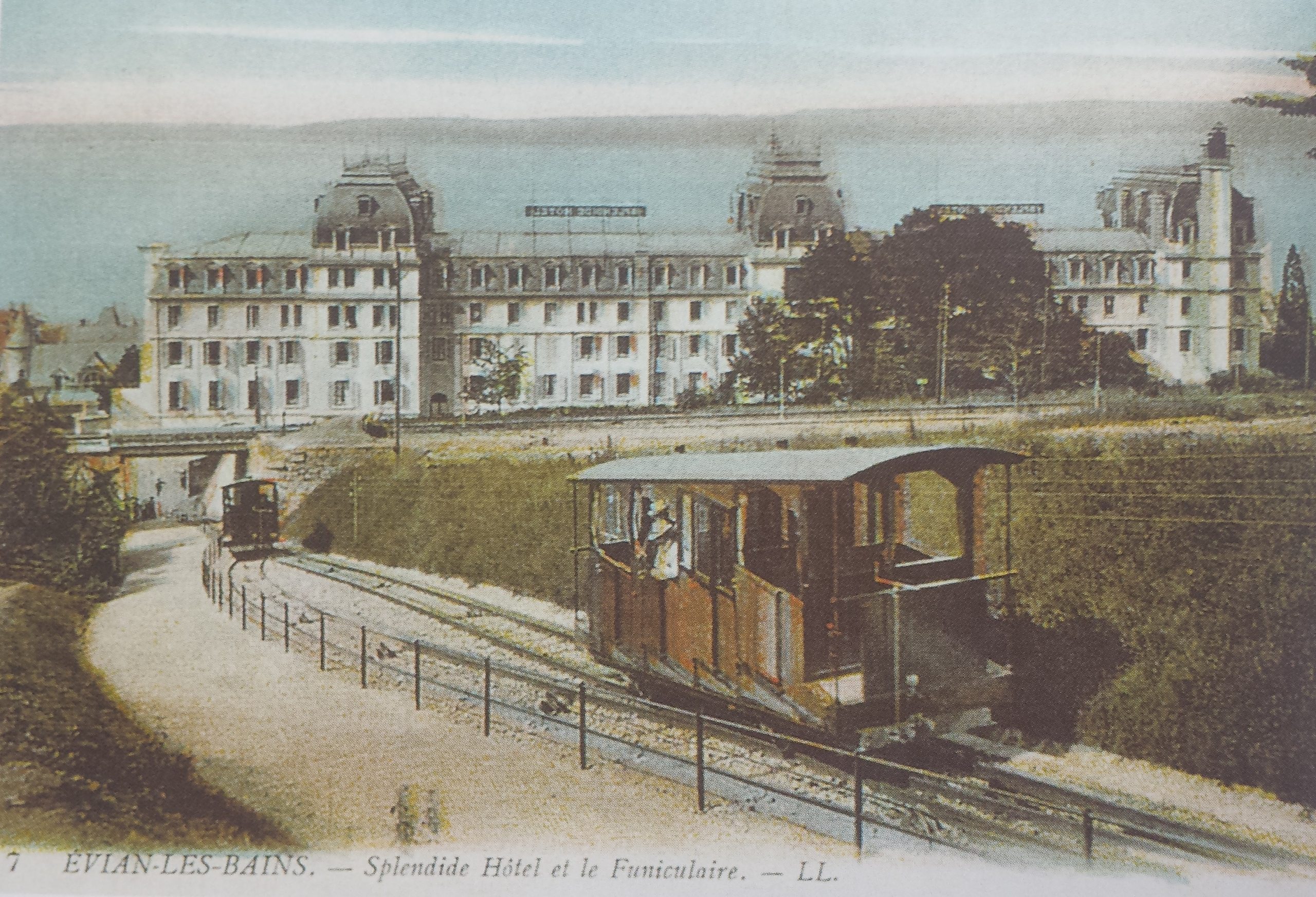 une habitante de redmond crée un album historique unique dédié à l'hôtel emblématique de la ville, retraçant son passé fascinant.