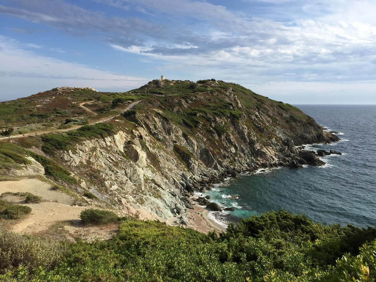 découvrez les îles des embiez, un paradis naturel en méditerranée offrant plages idylliques, sentiers pittoresques et une faune marine exceptionnelle pour des escapades inoubliables.