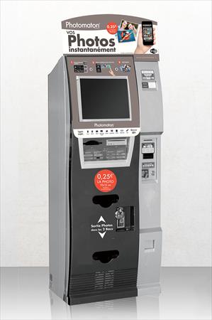 découvrez nos bornes d'impression photo automatiques pour des tirages instantanés et de haute qualité, faciles à utiliser et idéales pour tous vos événements.