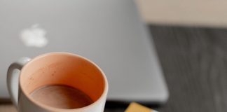 découvrez notre carnet de souvenirs communautaires, un espace pour partager, conserver et revivre ensemble les moments précieux de votre communauté.