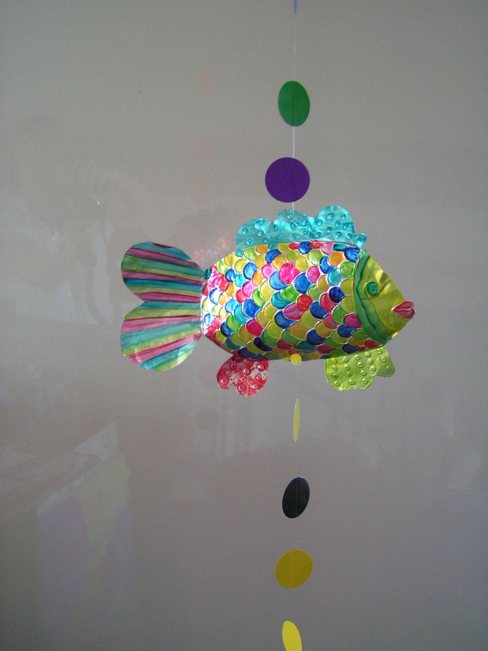 découvrez notre pochoir métal poisson parfait pour vos projets diy d'anniversaire. facile à utiliser, il apporte une touche créative et originale à vos décorations et invitations.