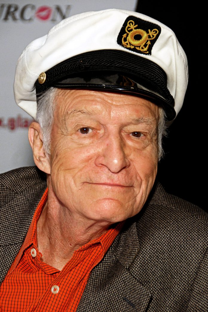 guerre familiale hefner découvrez les conflits et tensions au sein de la famille hefner, explorant les rivalités et enjeux qui ont marqué leur histoire.